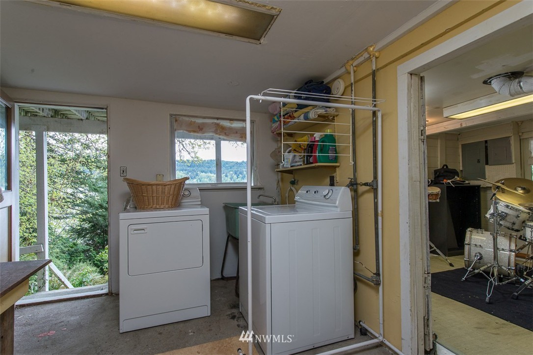 27605 Hake Road Southwest Vashon, WA 98070 - Photo 14 of 23 Gallery Image 14