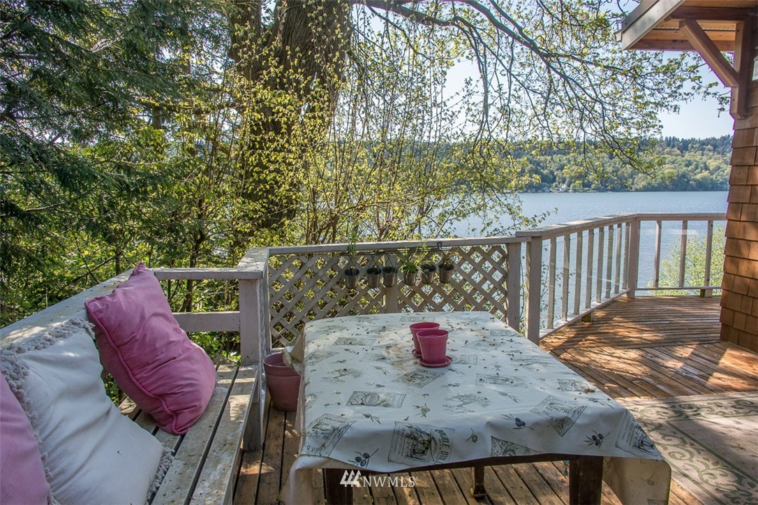 27605 Hake Road Southwest Vashon, WA 98070 - Photo 18 of 23 Gallery Image 18