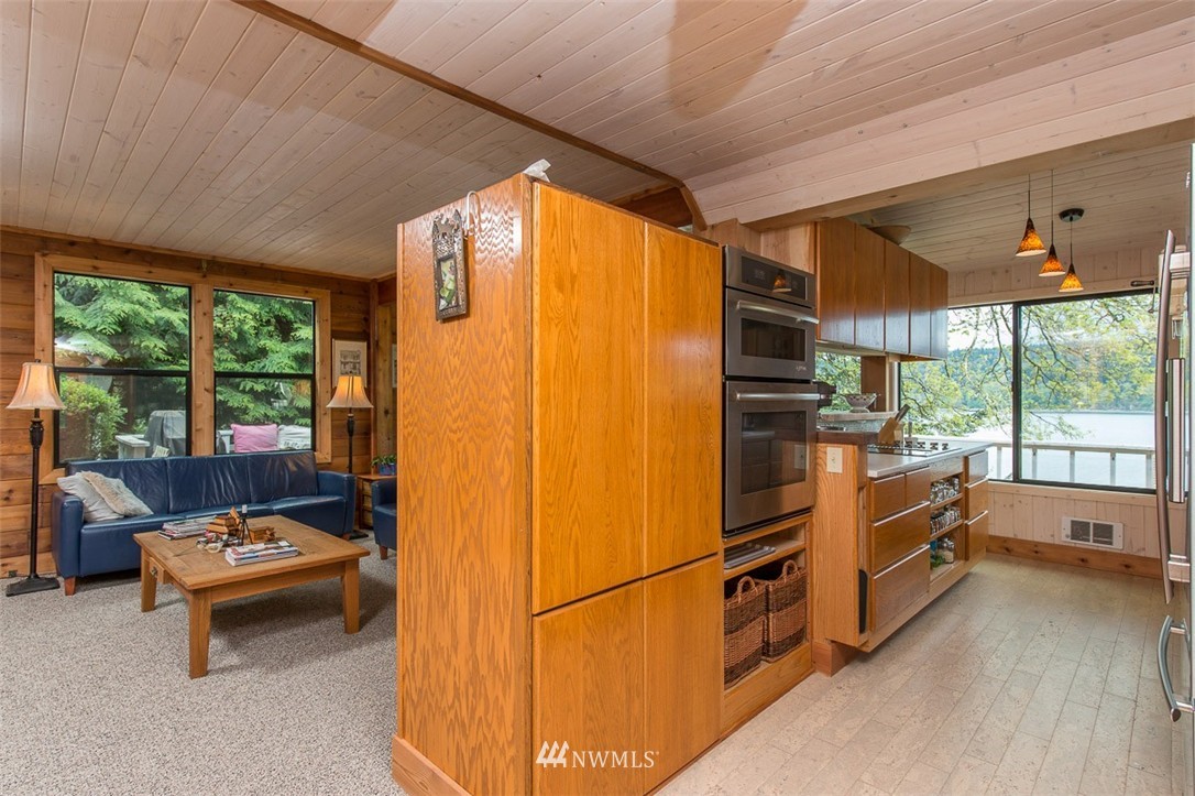 27605 Hake Road Southwest Vashon, WA 98070 - Photo 3 of 23 Gallery Image 3