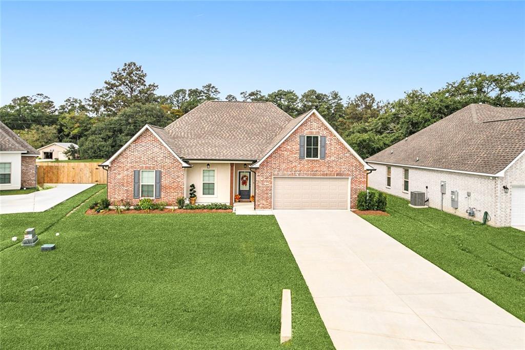 3005 Estelle Court Covington, LA 70435 - Photo 2 of 29