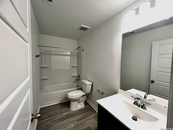 $2,300 | 7510 Fishbowl Lane, San Antonio, TX 78253