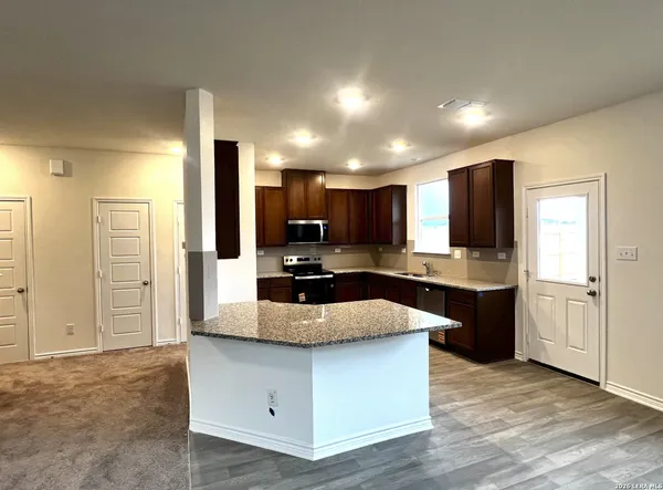 $2,300 | 7510 Fishbowl Lane, San Antonio, TX 78253