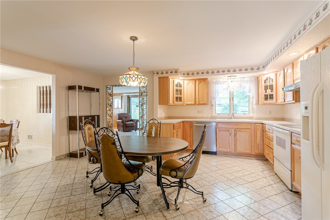 129 Fox Hall Drive Irondequoit, NY 14609 - Photo 2 of 24