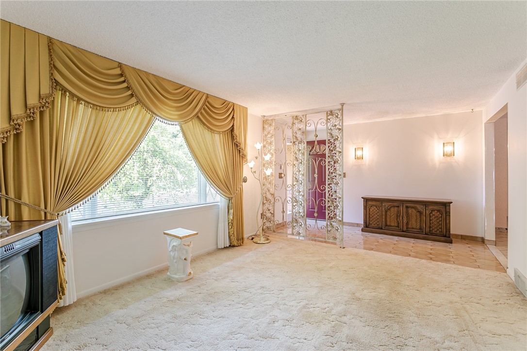 129 Fox Hall Drive Irondequoit, NY 14609 - Photo 8 of 24