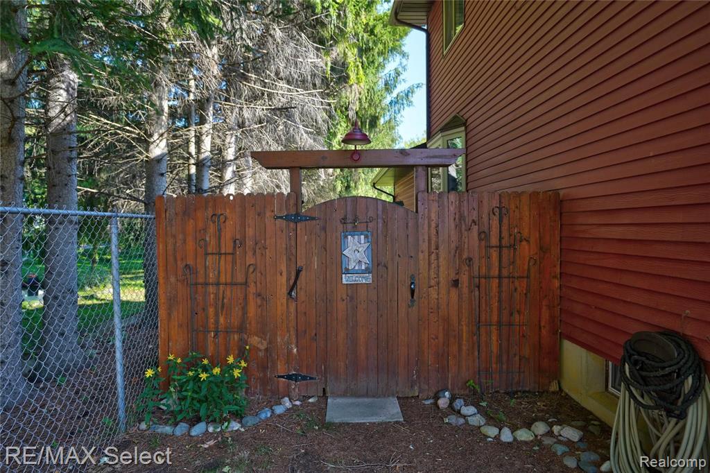 2062 West Reid Road Flint, MI 48507 - Photo 18 of 74 Gallery Image 18