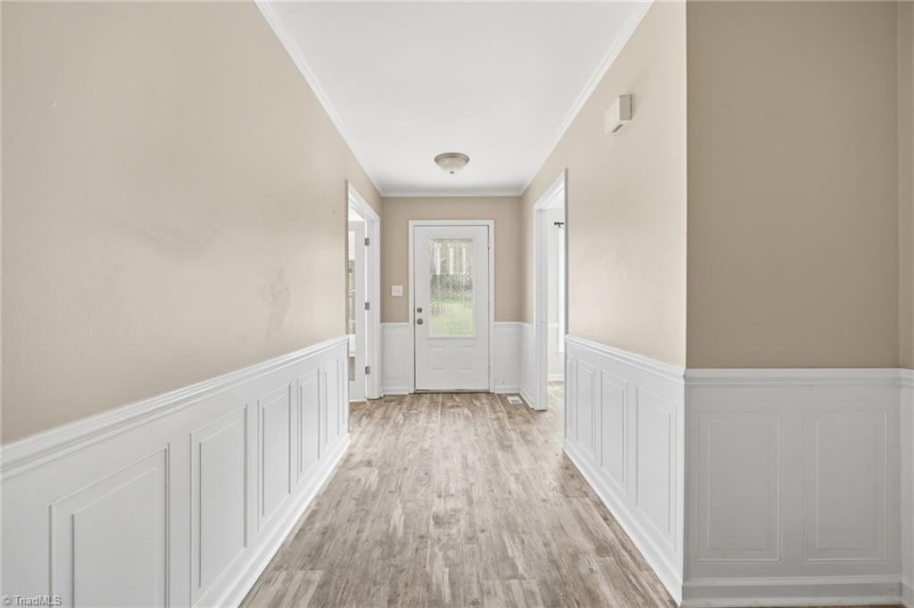 314 Canterbury Road High Point, NC 27262 - Photo 3 of 37