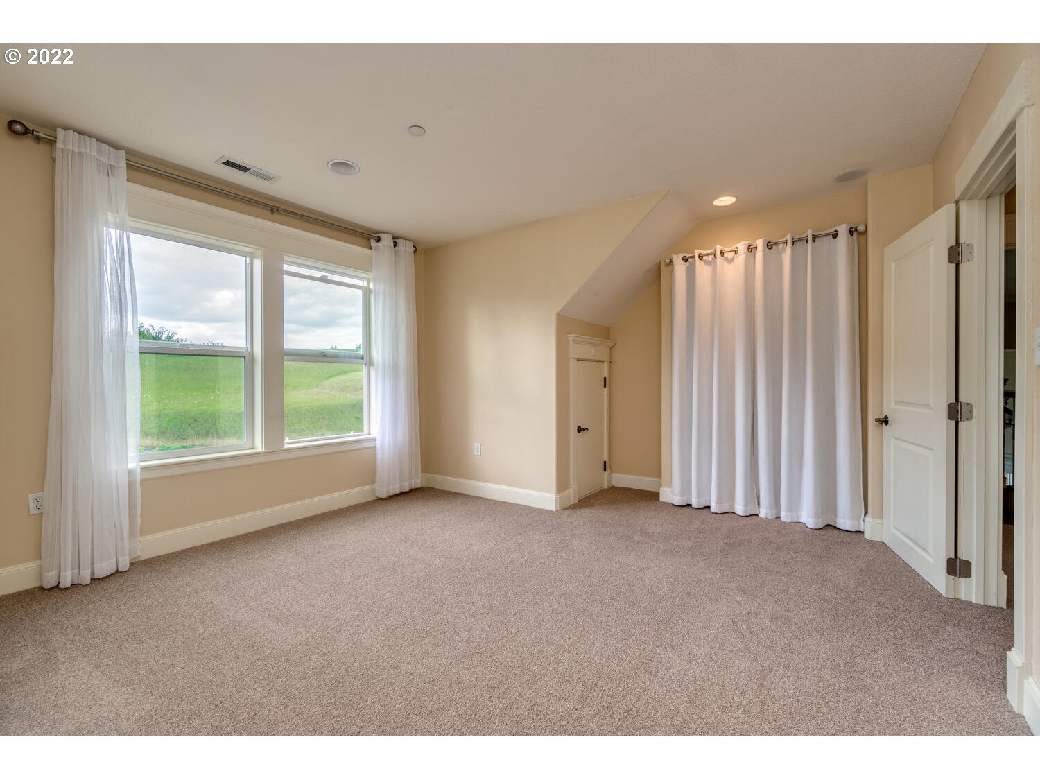 1558 Southwest Walters Loop Gresham, OR 97080 - Photo 24 of 32 Gallery Image 24