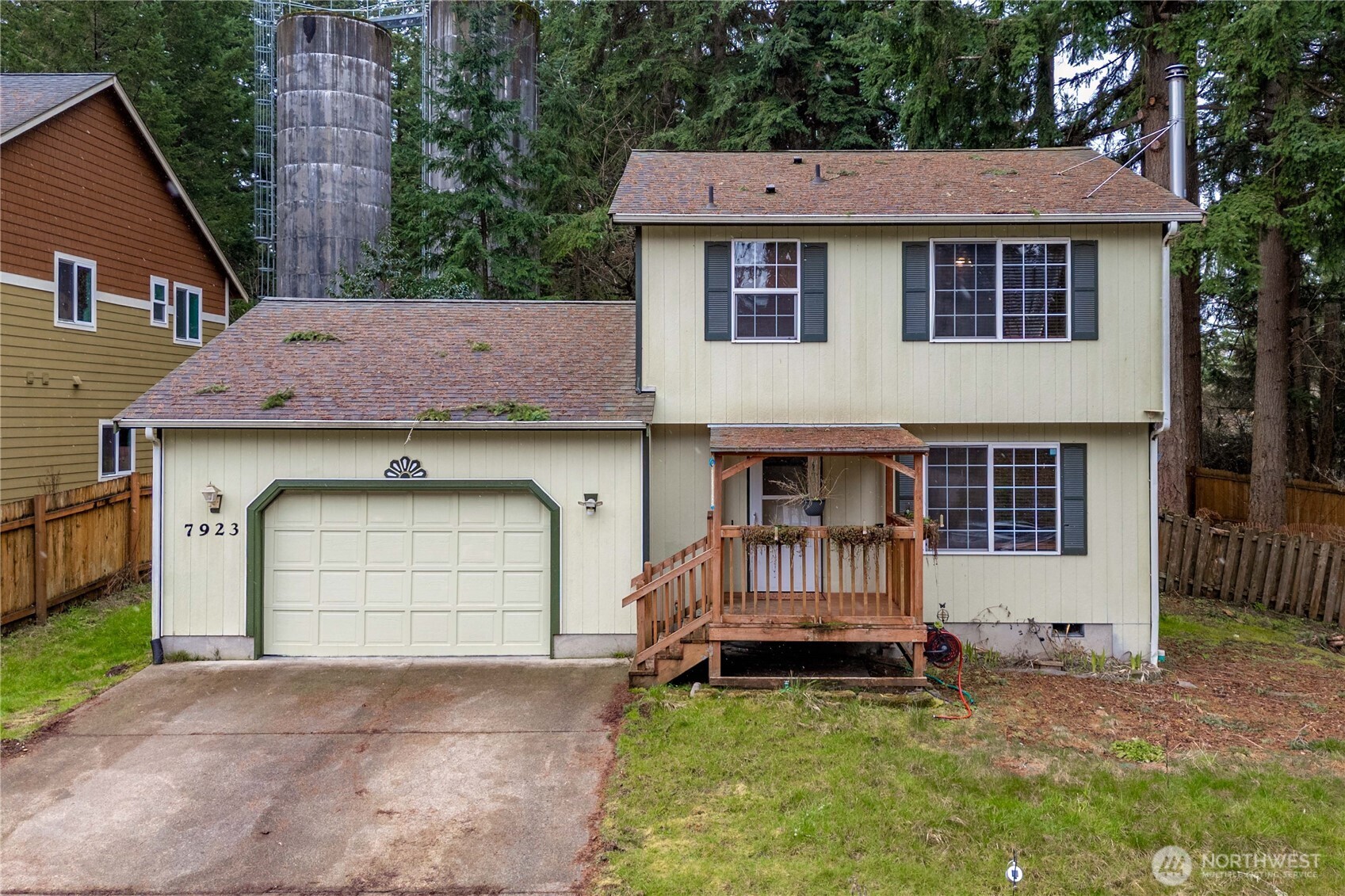 7923 Incline Court Southeast Olympia, WA 98513 - Photo 2 of 19 a house with a outdoor space