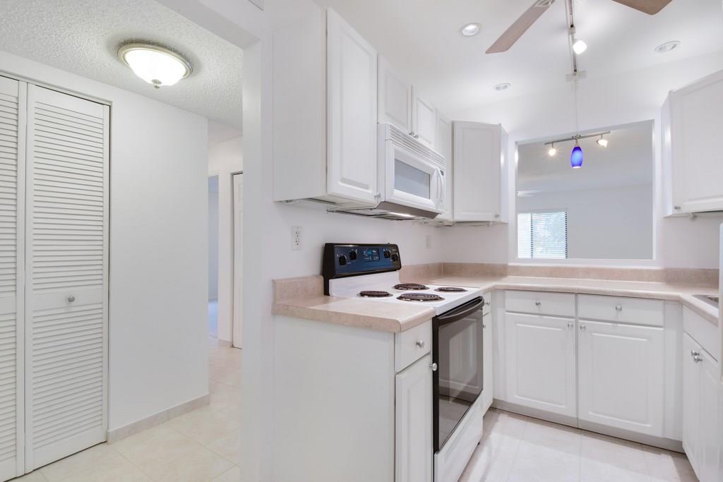 5383 Southeast Miles Grant Road, Unit B101 Stuart, FL 34997 - Photo 12 of 38 Gallery Image 12