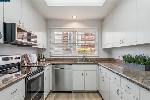 $599,000 | 405 Centre Court, Alameda, CA 94502
