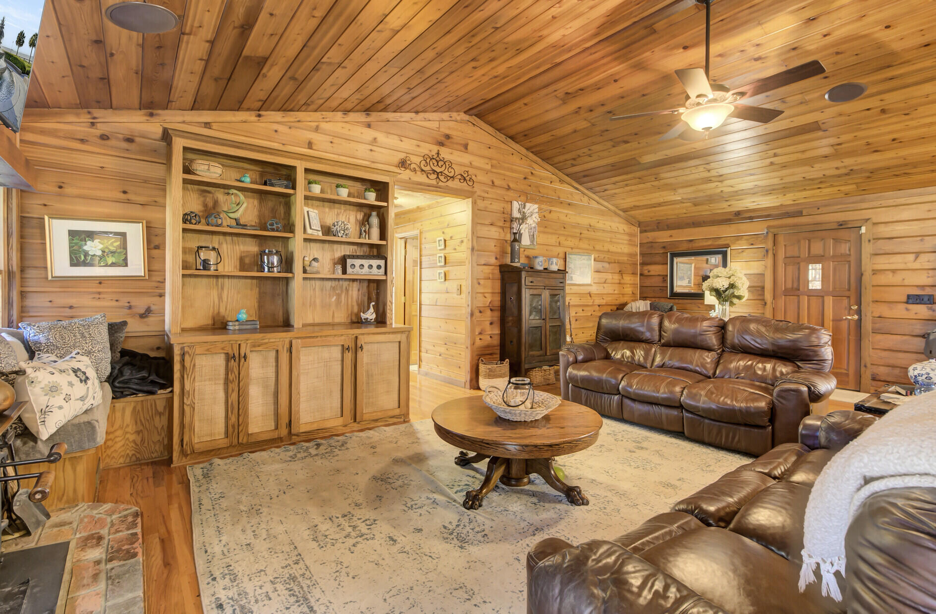 144 Hill Branch Road Ridgeville, SC 29472 - Photo 13 of 52 Built-in Bookcase