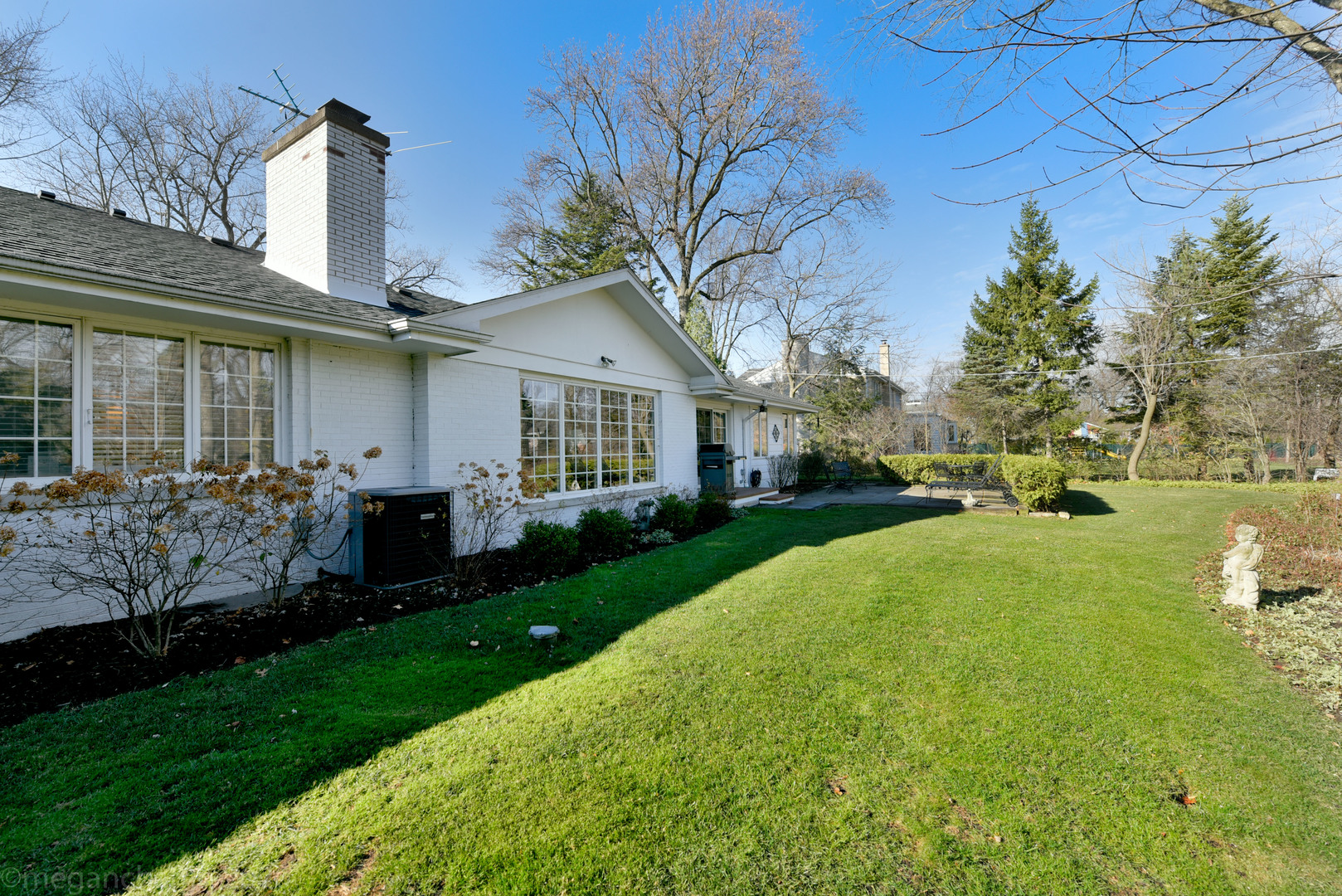 2005 Valley View Road Northfield, IL 60093 - Photo 4 of 8 a view of a house with backyard and garden