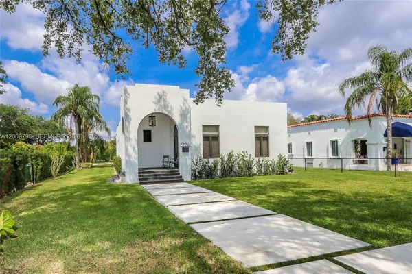 $4,800 | 5126 Southwest 57th Avenue, Miami, FL 33155