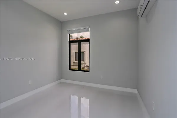 $4,800 | 5126 Southwest 57th Avenue, Miami, FL 33155