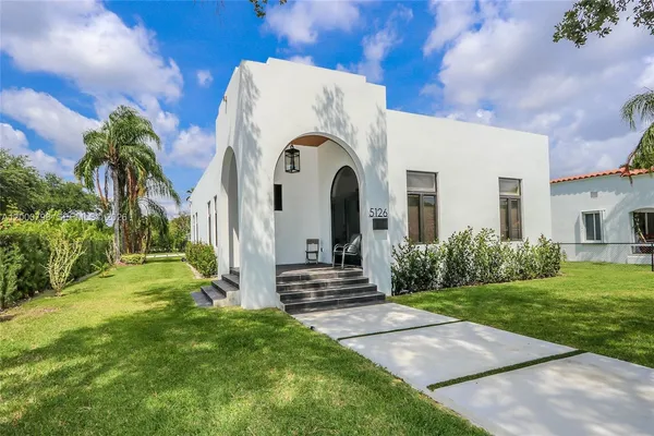 $4,800 | 5126 Southwest 57th Avenue, Miami, FL 33155