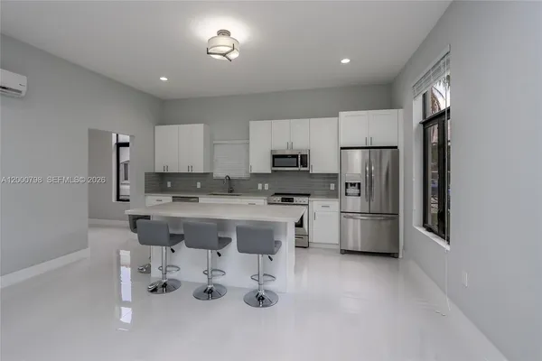 $4,800 | 5126 Southwest 57th Avenue, Miami, FL 33155