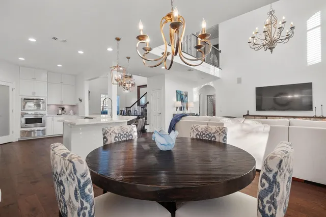 $1,245,000 | 11208 Woodland Hills Trail, Austin, TX 78732