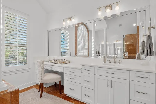 $1,245,000 | 11208 Woodland Hills Trail, Austin, TX 78732