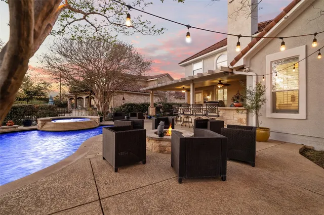 $1,245,000 | 11208 Woodland Hills Trail, Austin, TX 78732