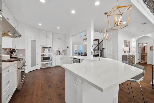 $1,245,000 | 11208 Woodland Hills Trail, Austin, TX 78732