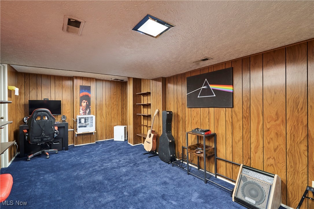 916 Hampton Ridge Drive Akron, OH 44313 - Photo 11 of 17 Rec Room