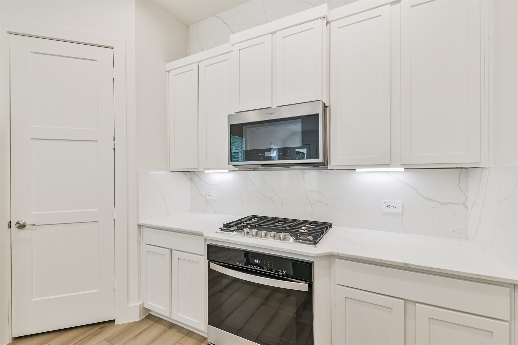 218 Springfield Terrace Drive Conroe, TX 77304 - Photo 15 of 39 5 burner gas cooktop
