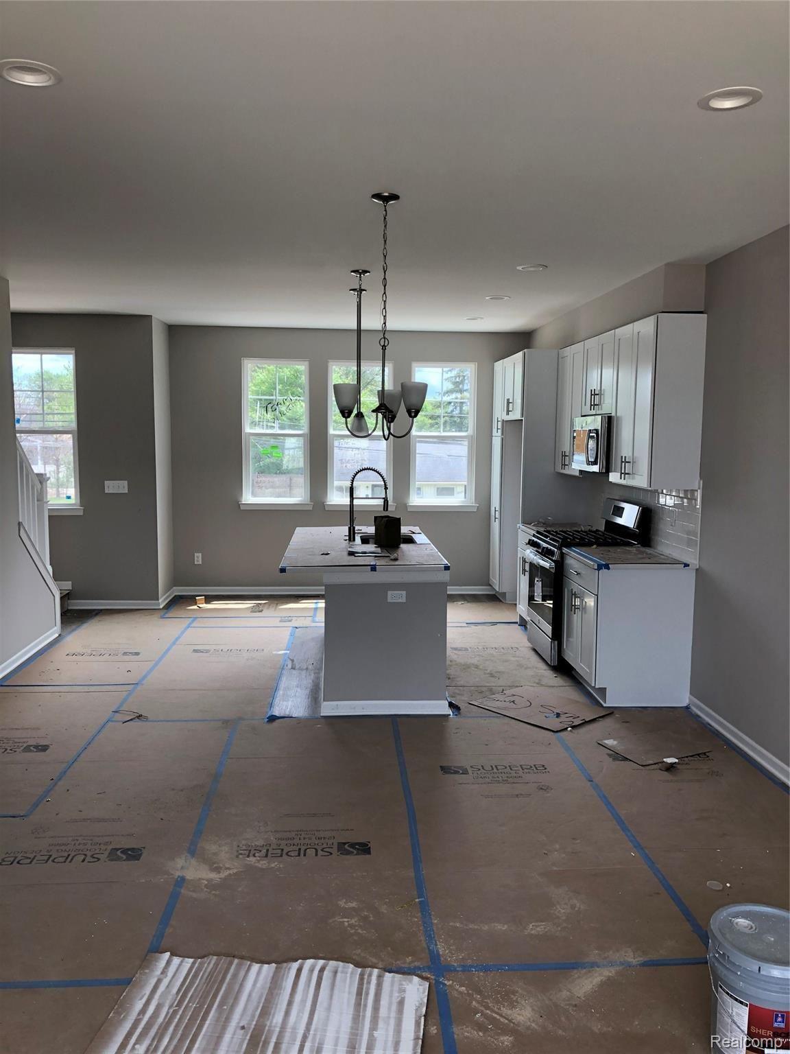 2500 Normandy Road, Unit 68 Royal Oak, MI 48073 - Photo 8 of 27 Main level home site #68