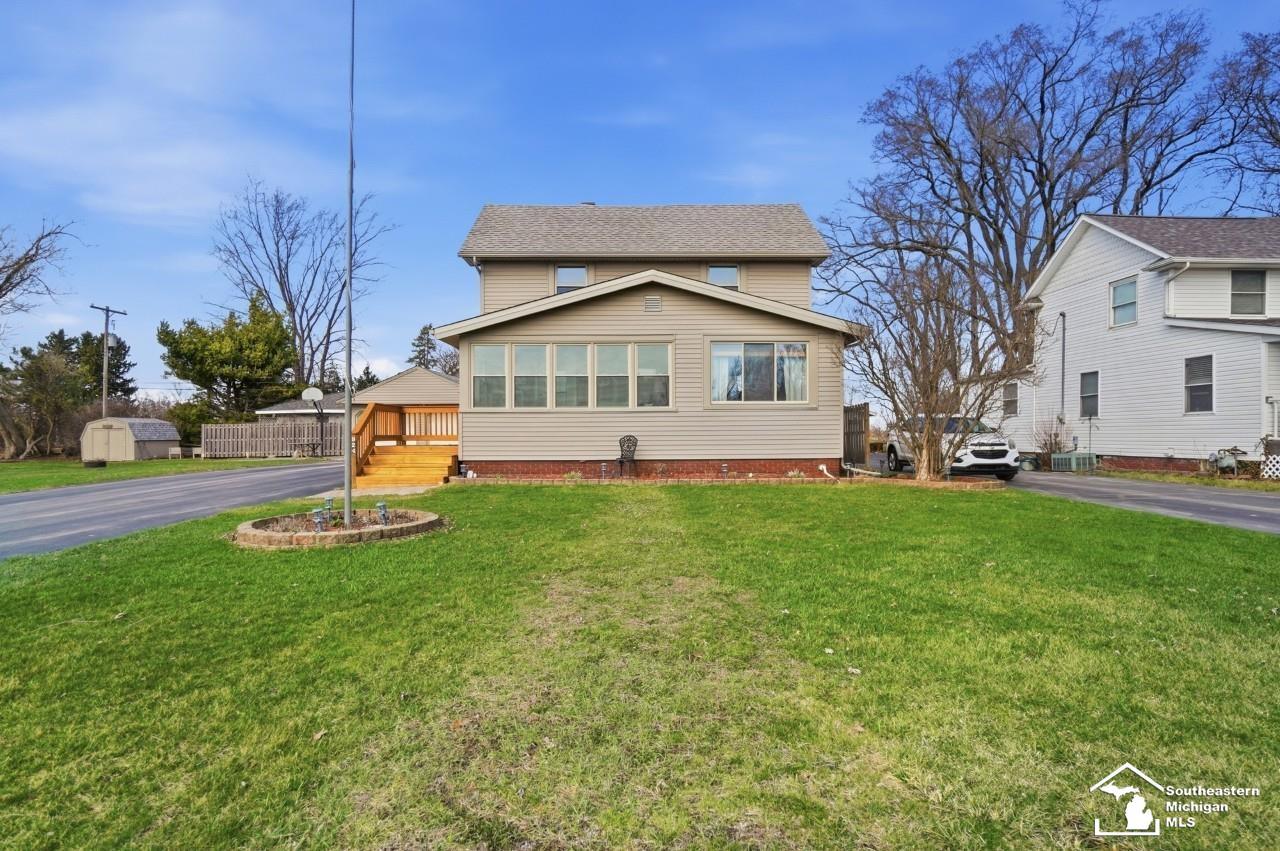 924 Hawthorn Street Temperance, MI 48182 - Photo 7 of 61