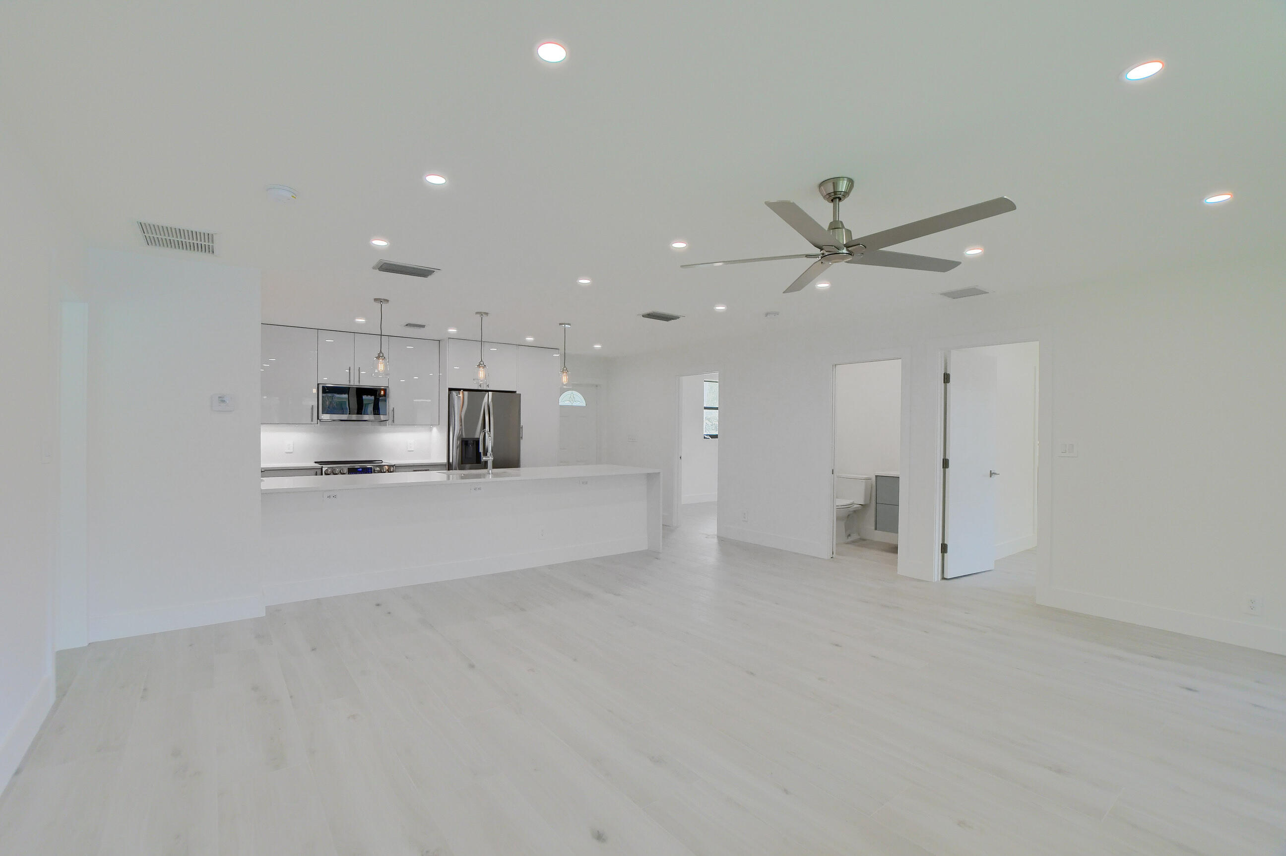 20241 Boca W Drive, Unit 2702 Boca Raton, FL 33434 - Photo 8 of 29 09_ebf_5835-hdr(5)