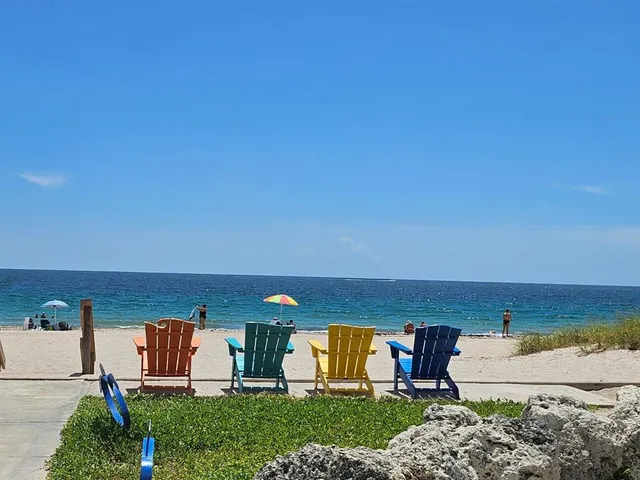 a view of a terrace with a outdoor space