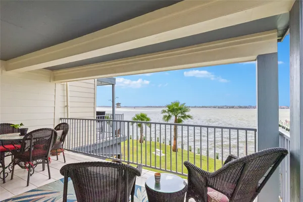 $235,689 | 4001 East NASA Parkway, Unit 112, El Lago, TX 77586