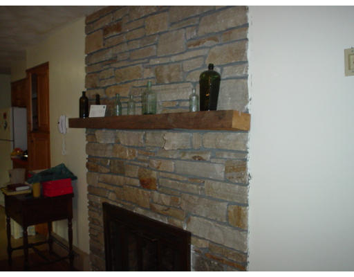 404 North Avenue Rochester, MA 02770 - Photo 5 of 7