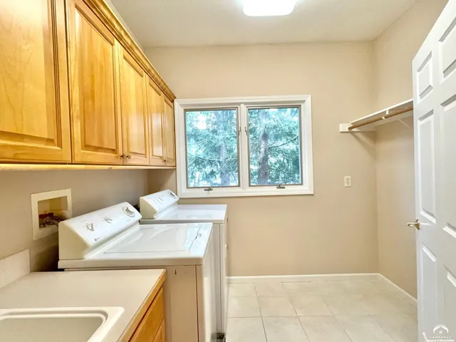 $650,000 | 1564 Fountain Drive, Lawrence, KS 66047