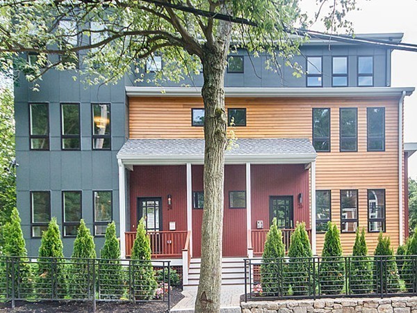 24-26 Beaconsfield Road, Unit 26 Brookline, MA 02445 - Photo 2 of 25 front view of a house
