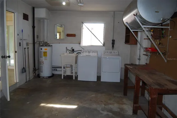 $2,500 | 2871 67th Street North, St. Petersburg, FL 33710