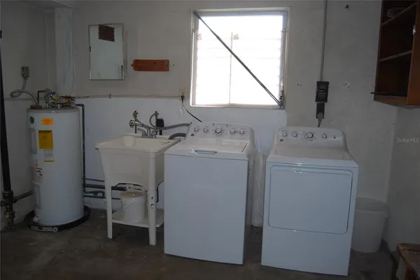 $2,500 | 2871 67th Street North, St. Petersburg, FL 33710