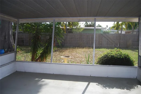 $2,500 | 2871 67th Street North, St. Petersburg, FL 33710