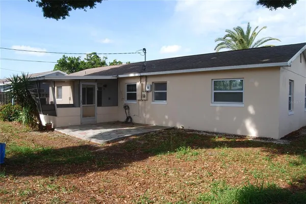 $2,500 | 2871 67th Street North, St. Petersburg, FL 33710