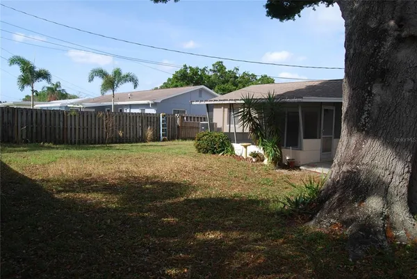 $2,500 | 2871 67th Street North, St. Petersburg, FL 33710