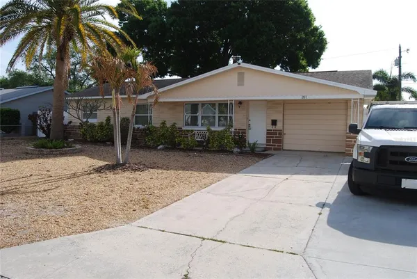 $2,500 | 2871 67th Street North, St. Petersburg, FL 33710