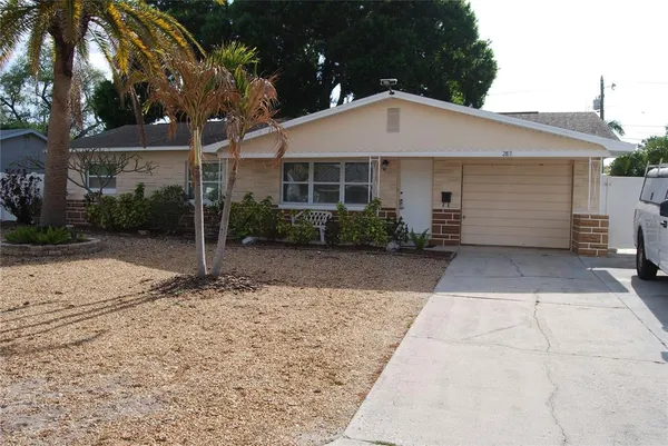 $2,500 | 2871 67th Street North, St. Petersburg, FL 33710