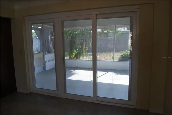 $2,500 | 2871 67th Street North, St. Petersburg, FL 33710