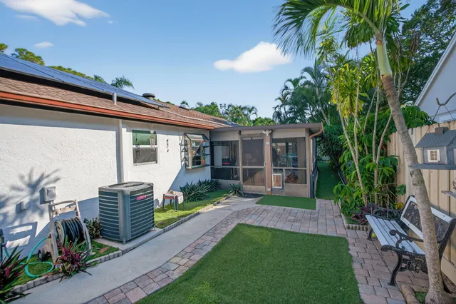 $499,000 | 380 North Caloosahatchee Avenue, Jupiter, FL 33458