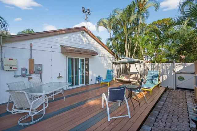 $499,000 | 380 North Caloosahatchee Avenue, Jupiter, FL 33458