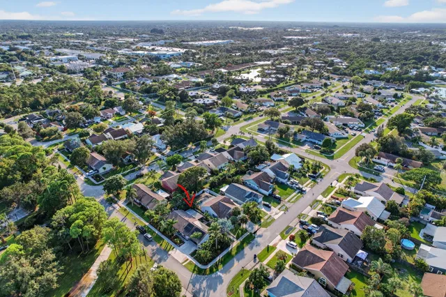 $499,000 | 380 North Caloosahatchee Avenue, Jupiter, FL 33458