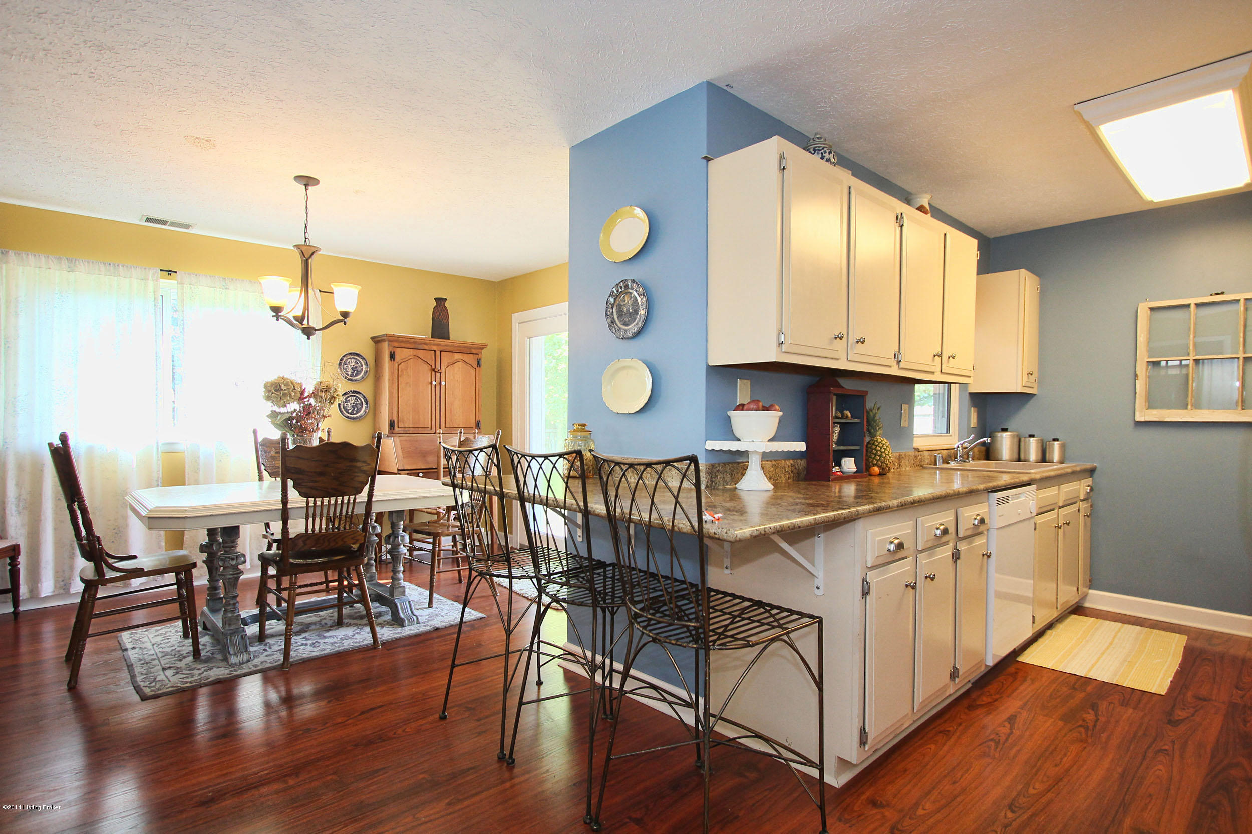 435 East Blue Jay Road Louisville, KY 40229 - Photo 11 of 42 9