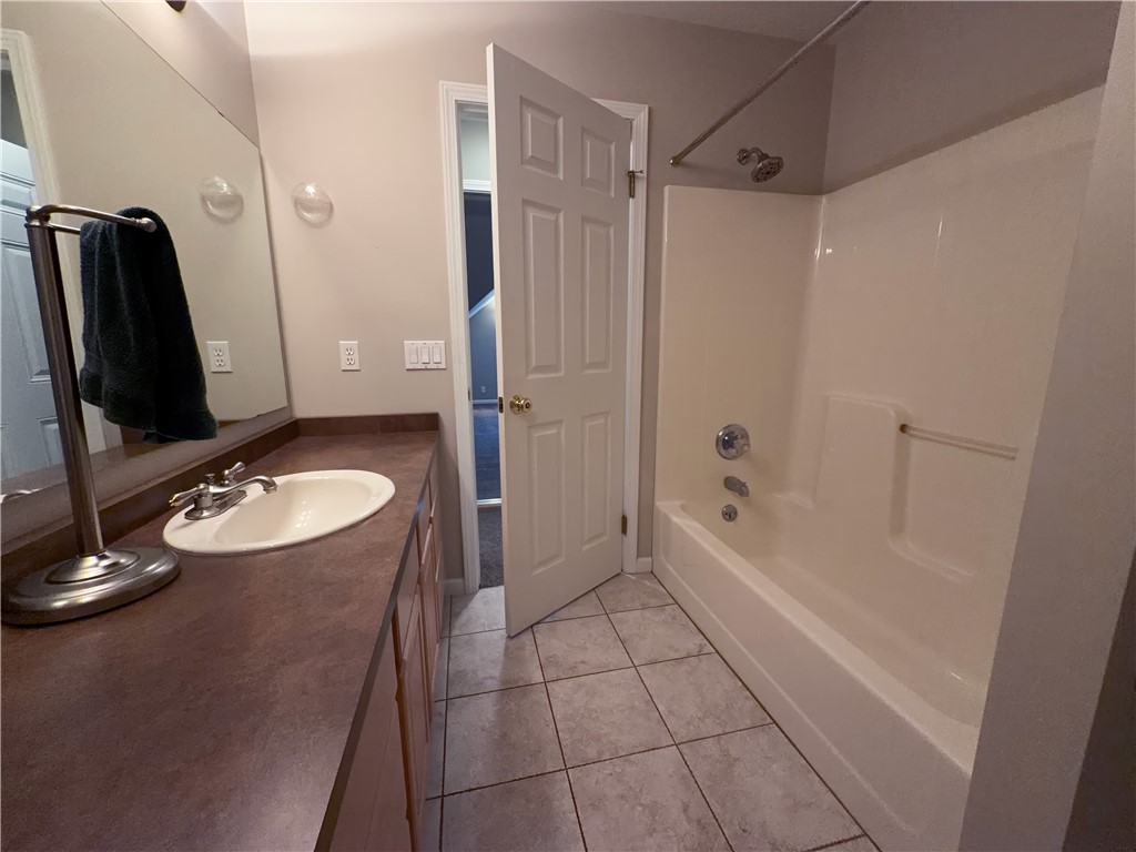 57 Winding Country Lane Parma, NY 14559 - Photo 23 of 30 Bathroom 2nd floor