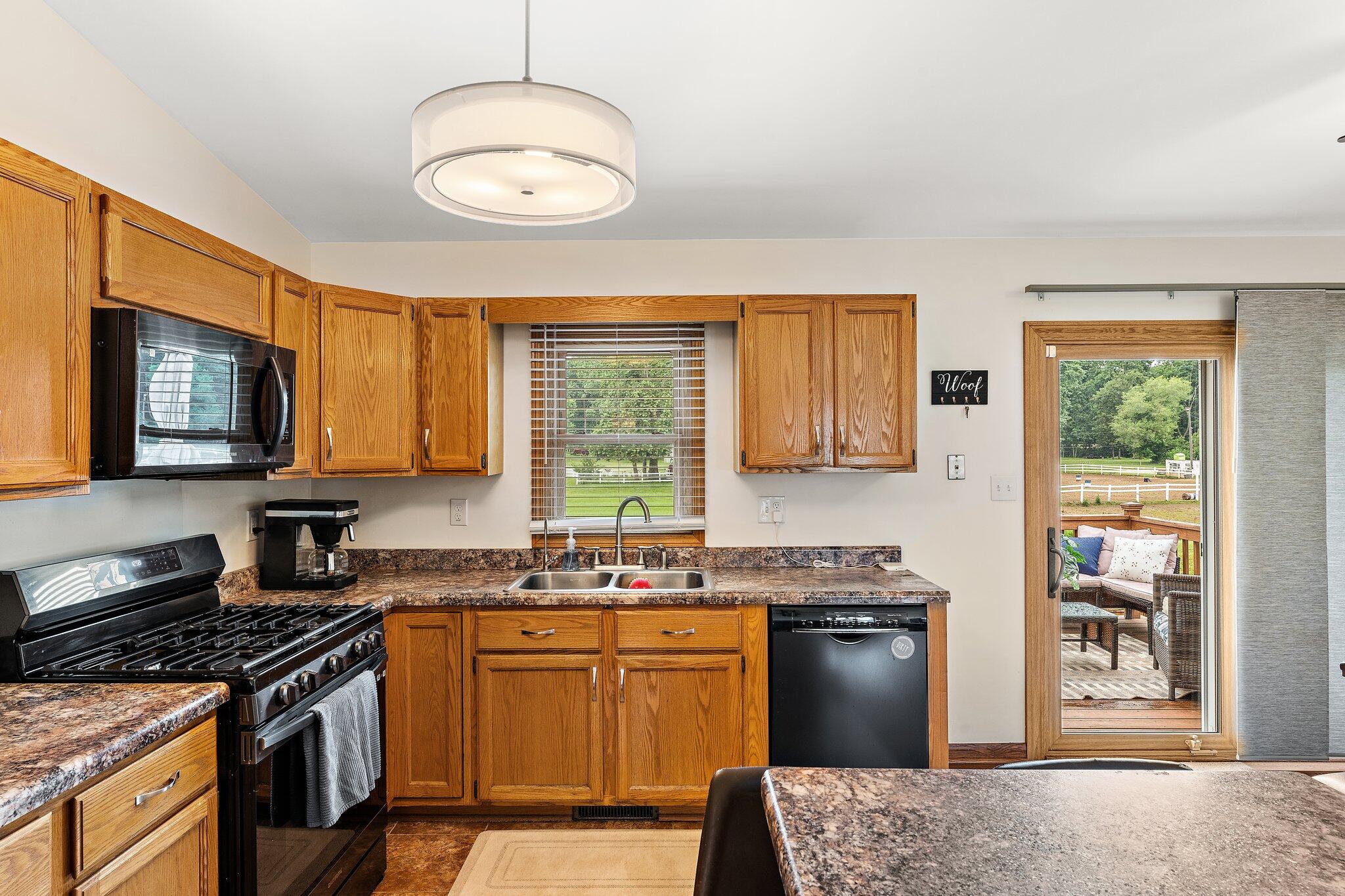 8676 Fulton Place Crown Point, IN 46307 - Photo 14 of 31 2048x1365