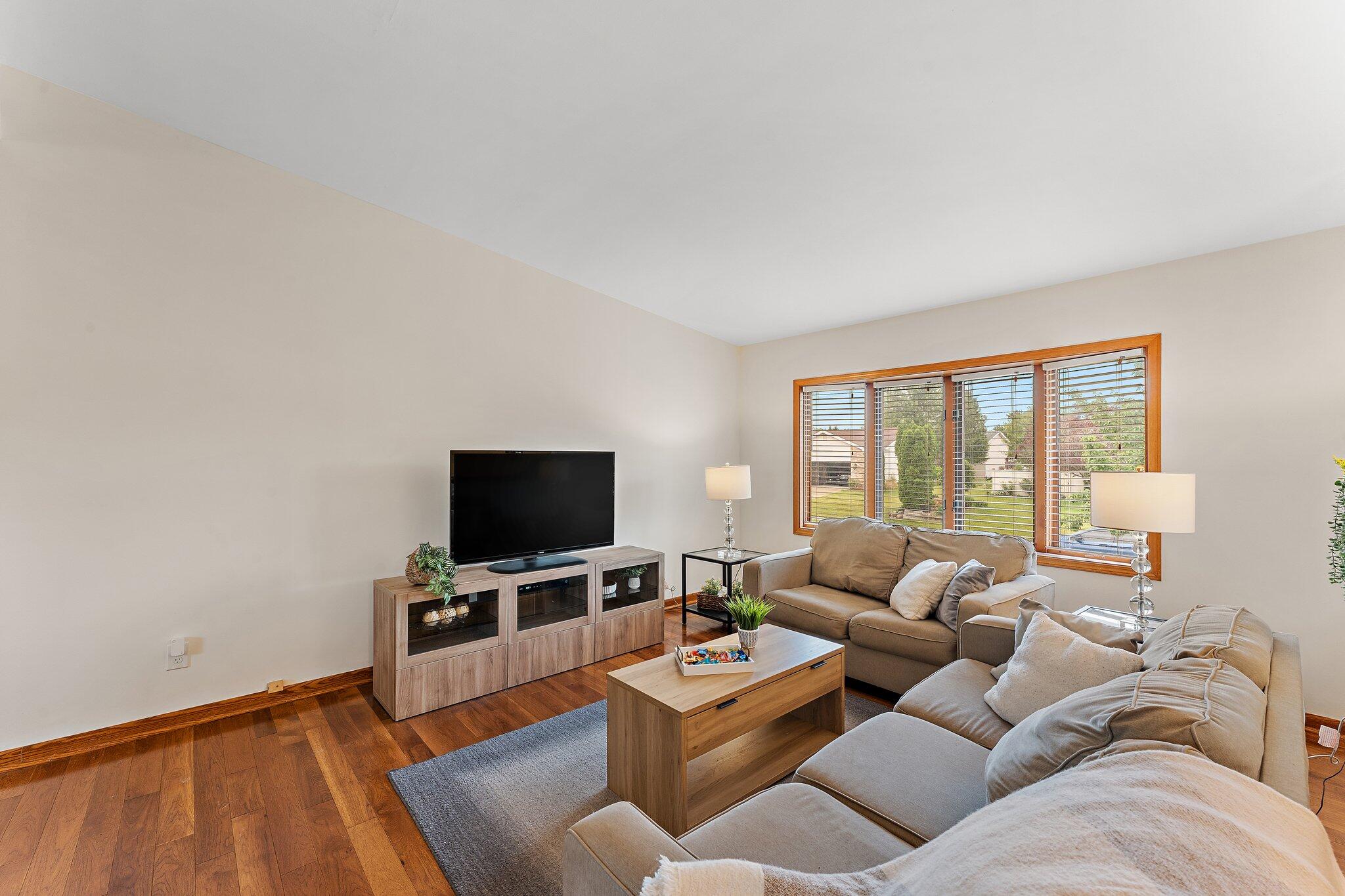 8676 Fulton Place Crown Point, IN 46307 - Photo 4 of 31 2048x1365