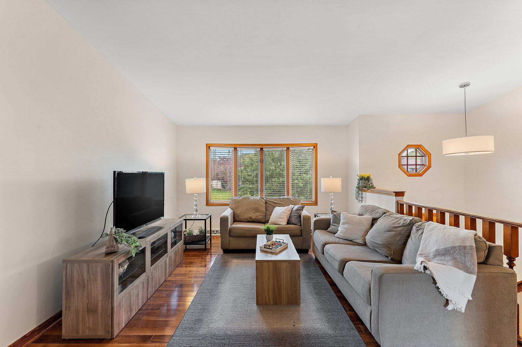 8676 Fulton Place Crown Point, IN 46307 - Photo 5 of 31 2048x1365